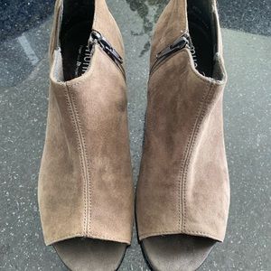 🍂Munro Open Toe Booties